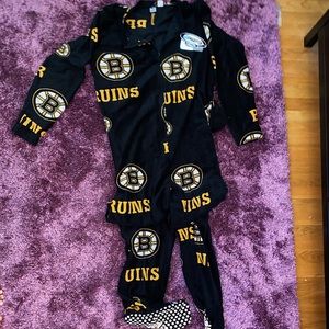 Unisex Boston Bruins feetie pajamas